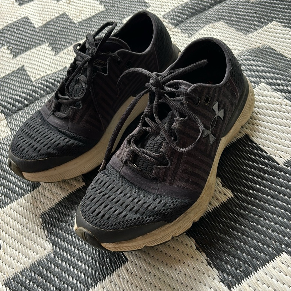 Under Armour SpeedForm Europa Womens size 9 Sneakers Black  1285482-002